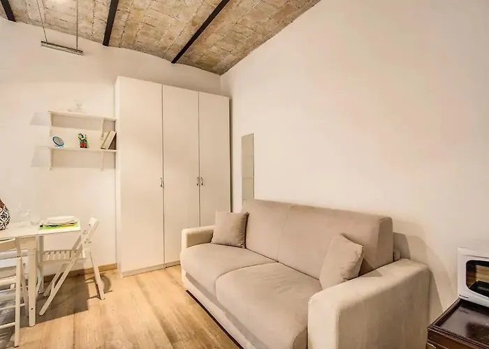 Navona Flat