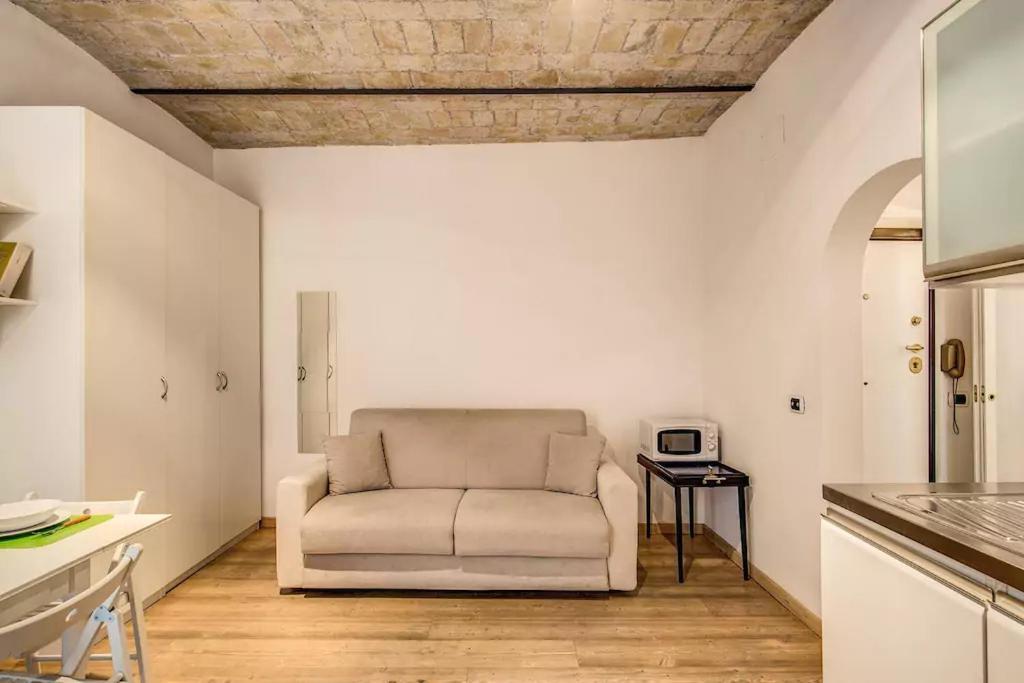 Navona Flat Rom